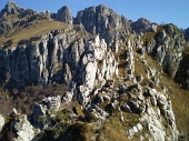 SALITA AL MONTE MAGNODENO LUNGO IL SENTIERO ATTREZZATO DELLA CRESTA DI GIUMENTA - FOTOGALLERY